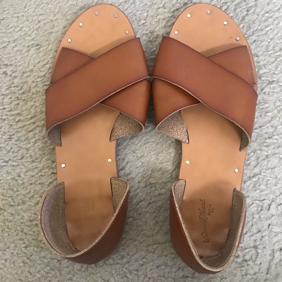 Universal Thread Faux Leather Sandals women size 9 - Picture 2 of 4